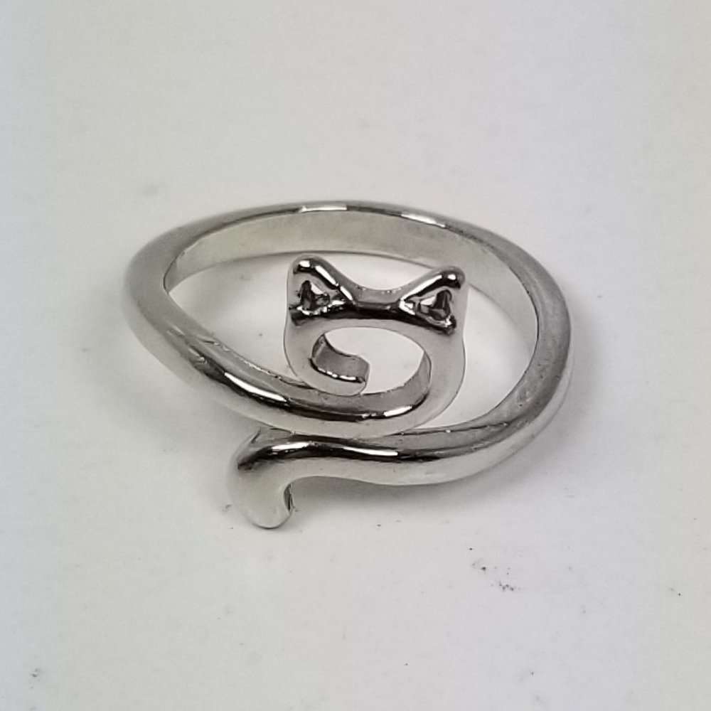 Adjustable Size Yarn Ring Cat Ears Crochet Ring Beginner Knitting